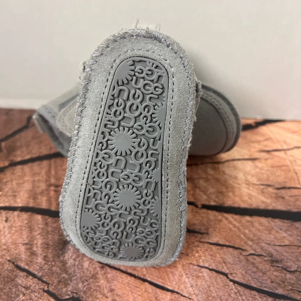 UGG‎ Infant Gray Walker Shoes